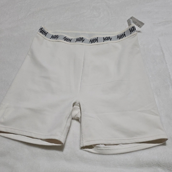 YITTY Cream Logo Waistband Shorts‎ - Picture 1 of 9